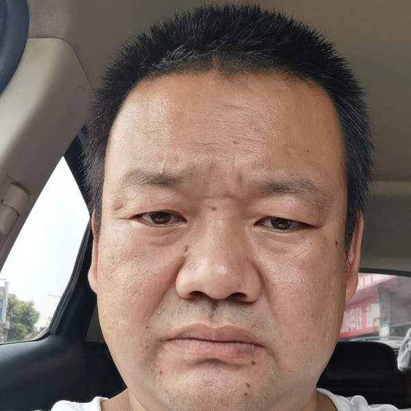 被爱伤透了男人的照片