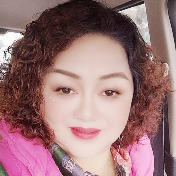 晓晨听玲的照片