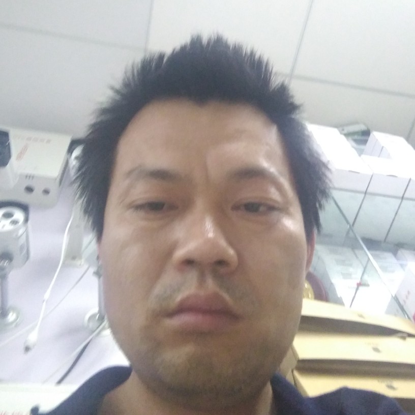 强健有小蚂蚁的照片