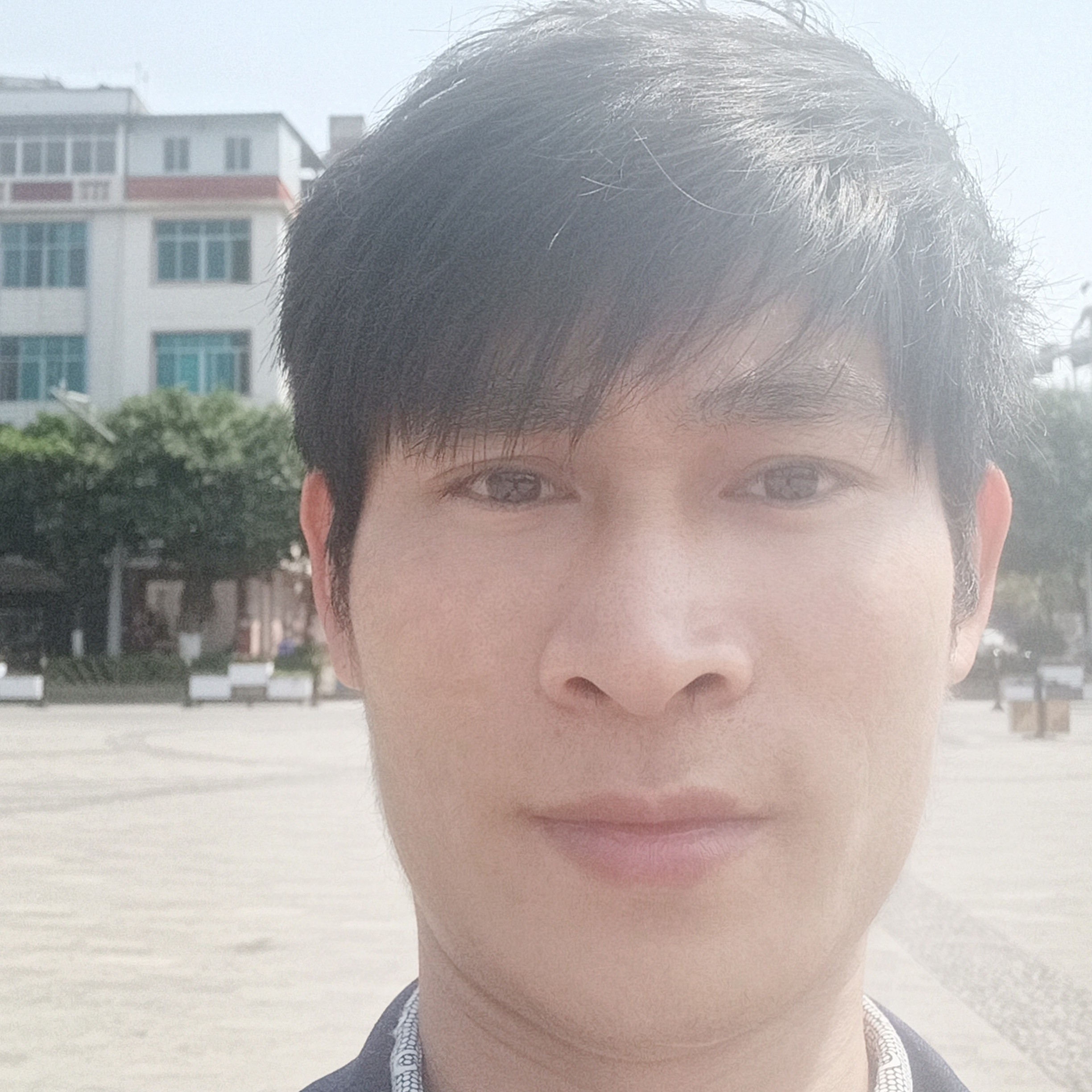 小松鼠迎听话的照片