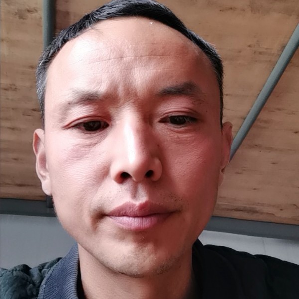 微笑拿忧虑的照片