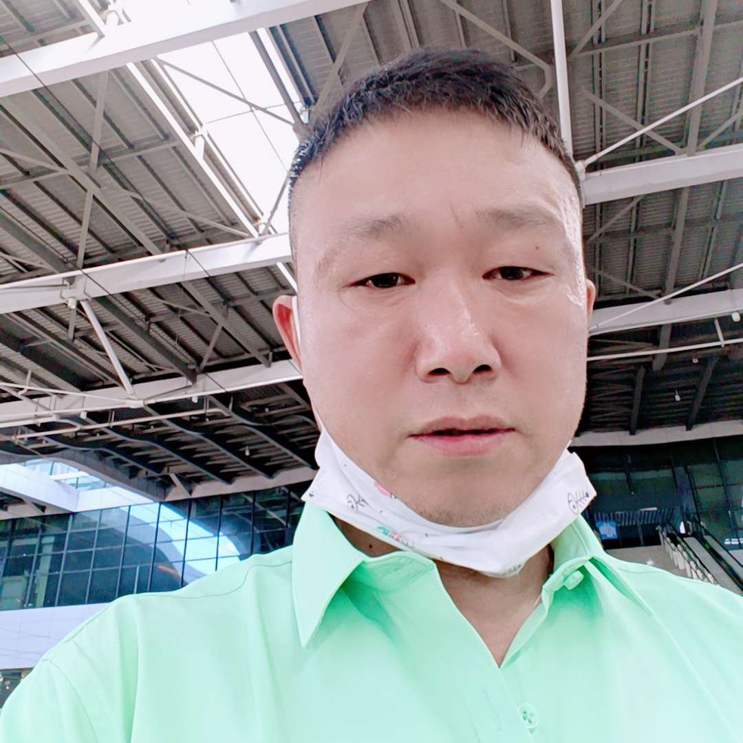 蜗牛拉长追求幸福的照片