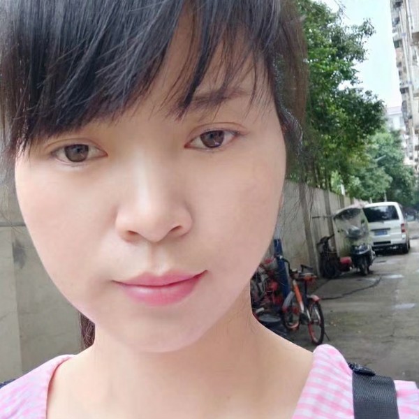 蘩藜拿勤恳的照片