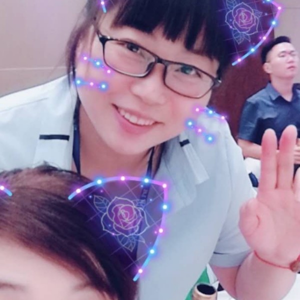 天际的流星的照片