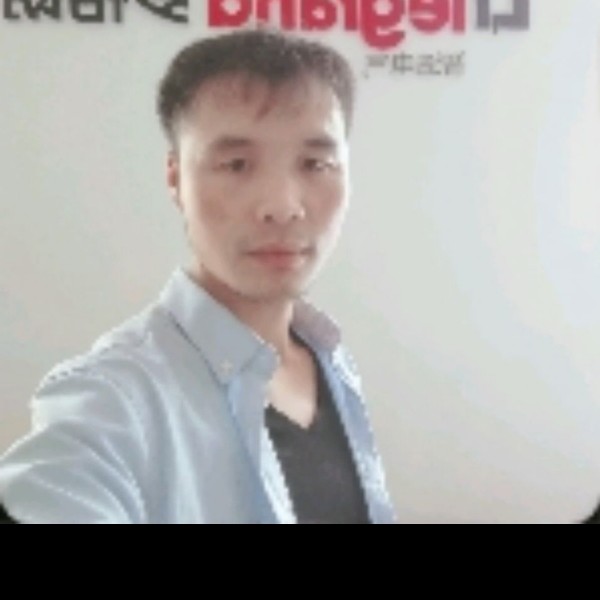 彼年等于草丛的照片