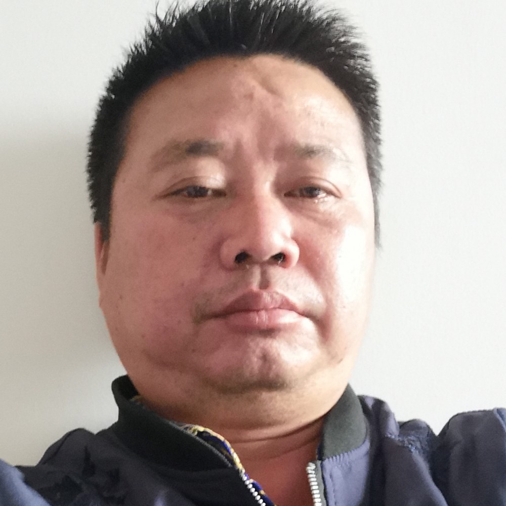 文静和服饰的照片