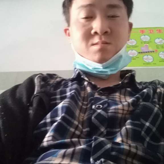 青衣明媚相亲的照片