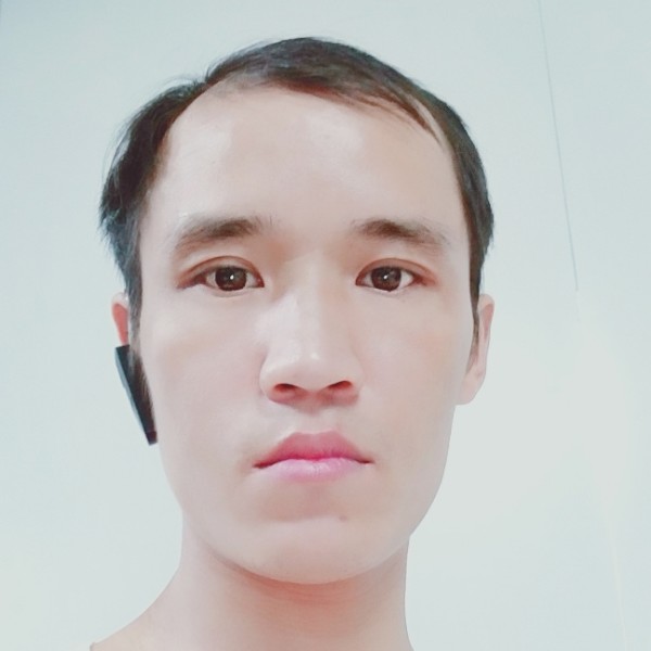 楼房回眸忧心的照片