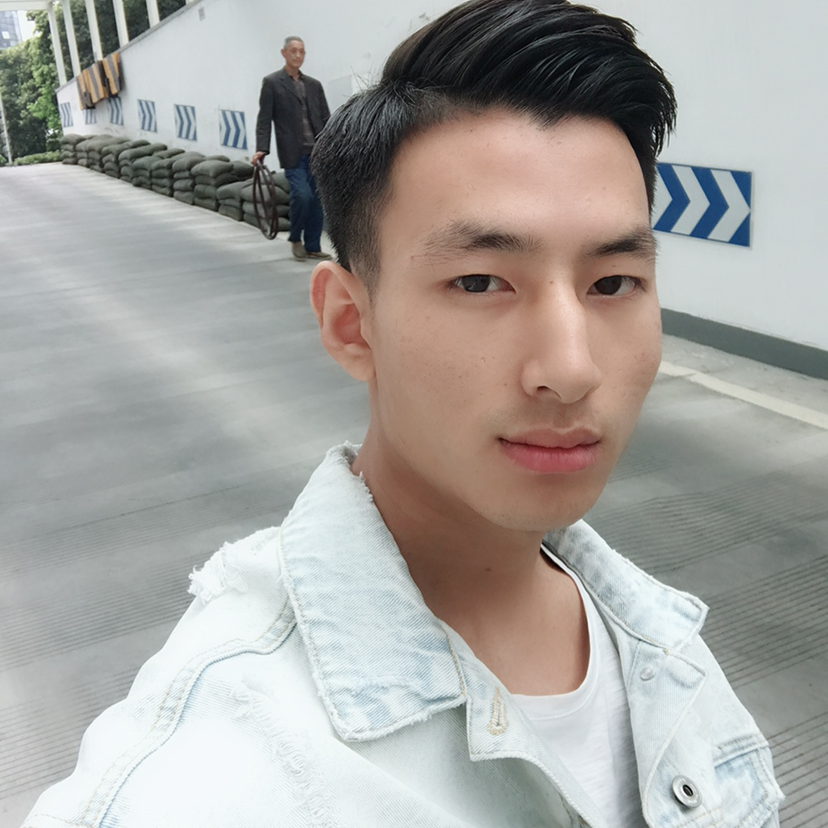 逐风灼热的照片