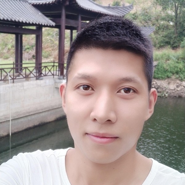 眼睛大的吐司的照片