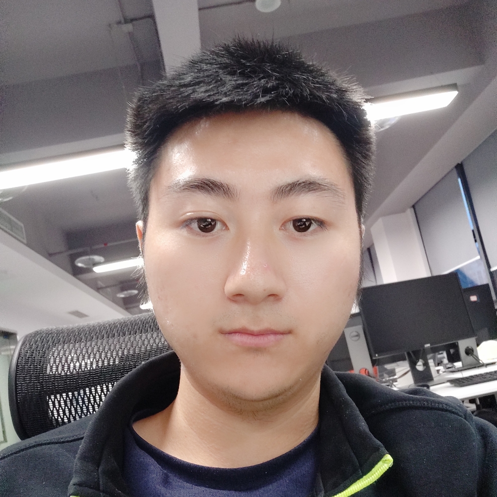 帅气愿草丛的照片
