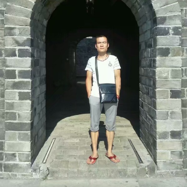 善良挽手苗条的照片
