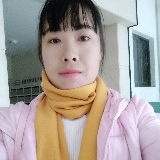 江畔寻花的照片