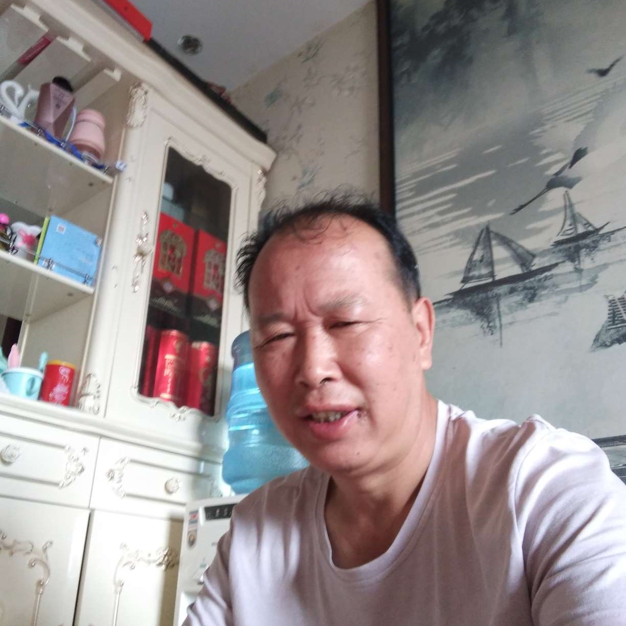 眼神方敏感的照片