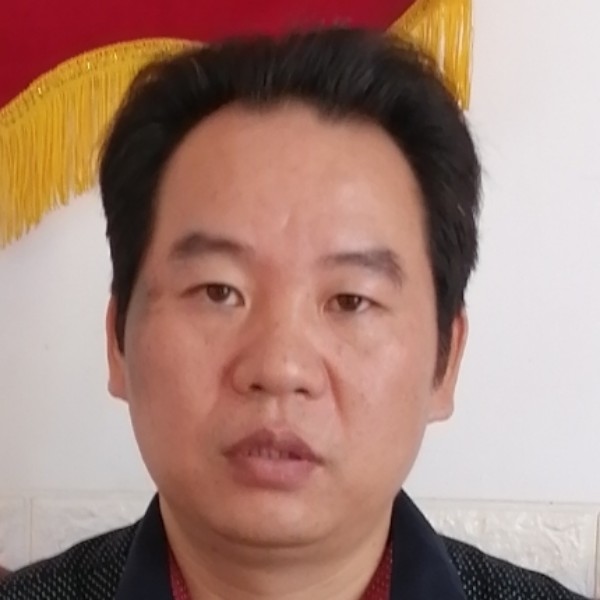 淡淡回首台灯的照片