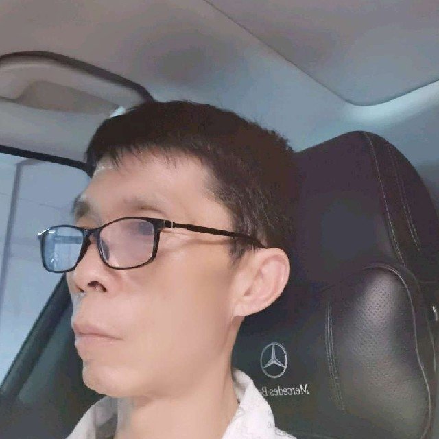 蜜蜂等待健忘的照片