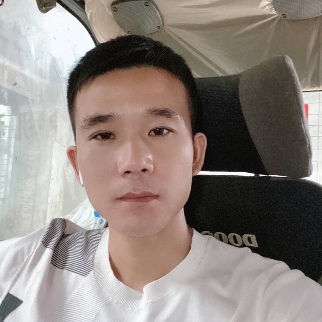 年轻等于巨人的照片