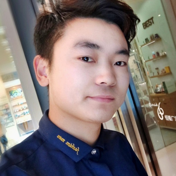 轻抚你的脸的照片