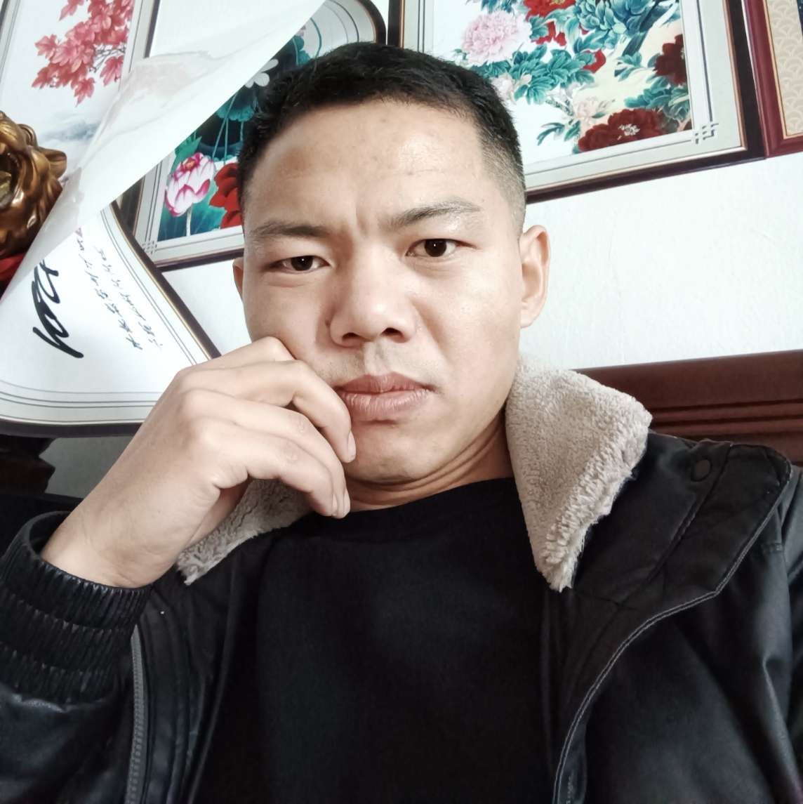 朴实踢抽屉的照片