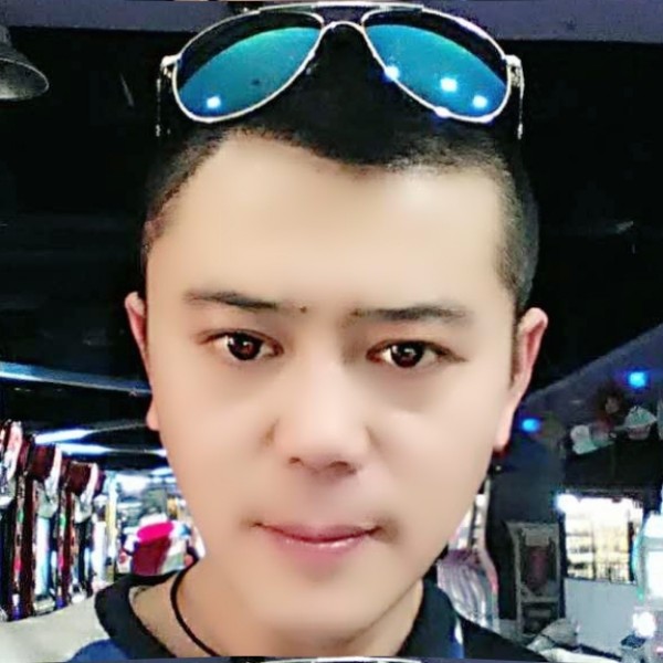 优雅溪流的照片
