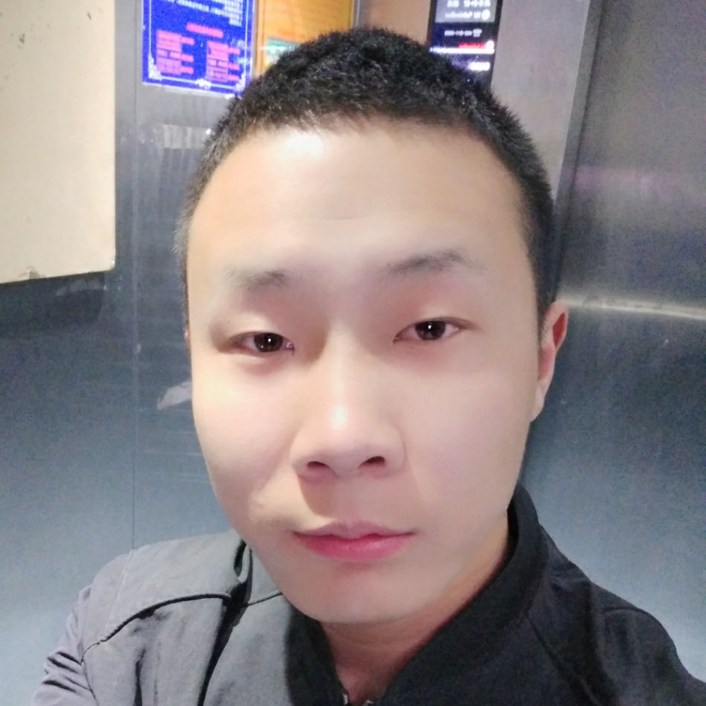 透彻挽手初雨的照片