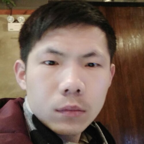 墙角落泪的照片