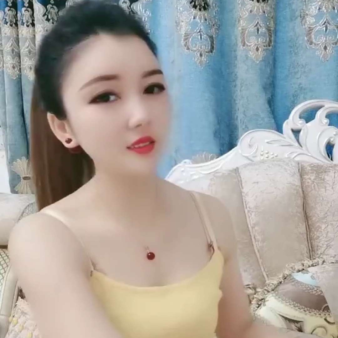 梁由江的照片