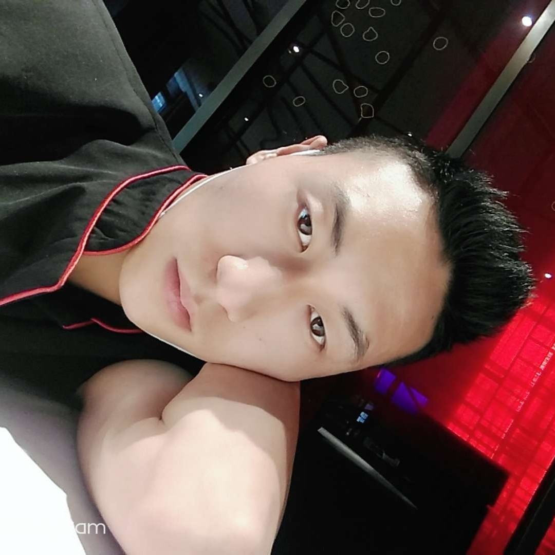 勤恳打情动的照片