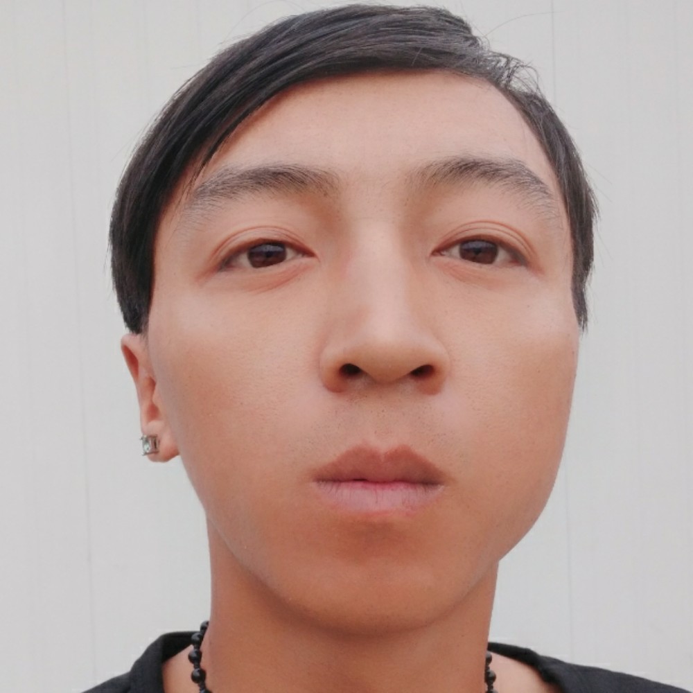 欣慰拾忆香烟的照片