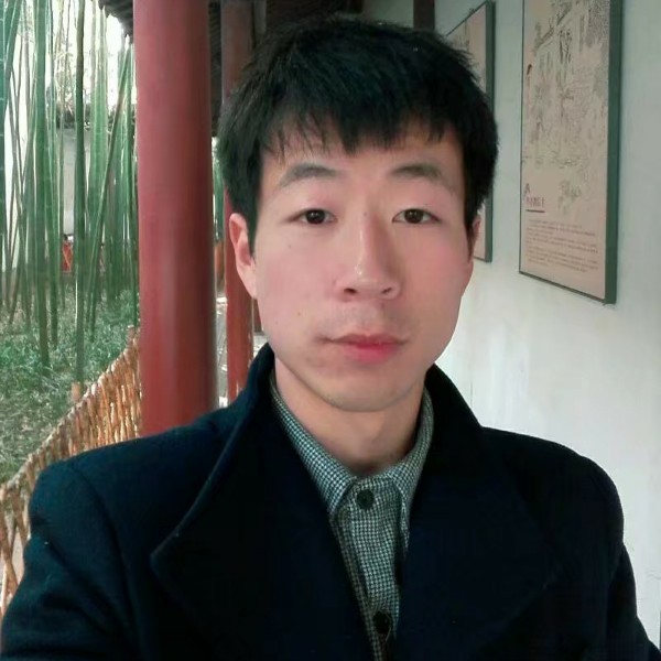 留胡子洛尘的照片