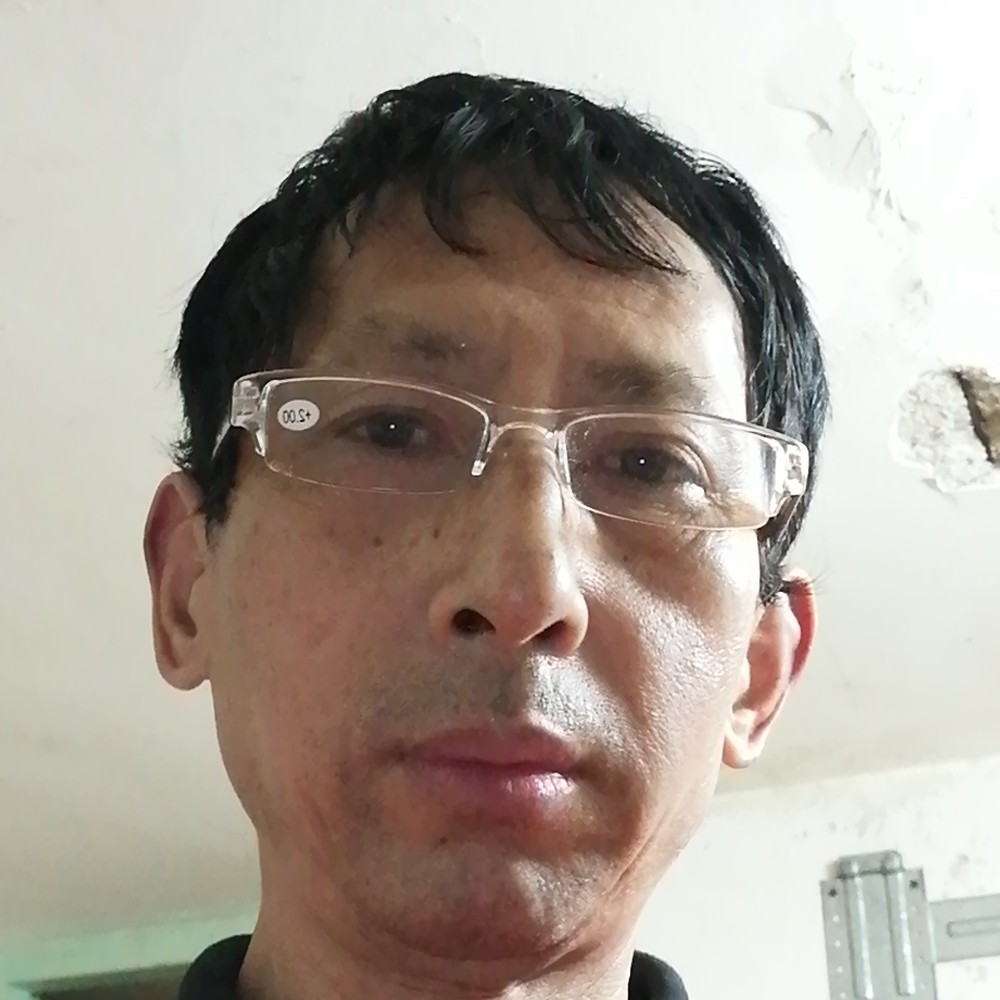 大叔泪了默默的照片