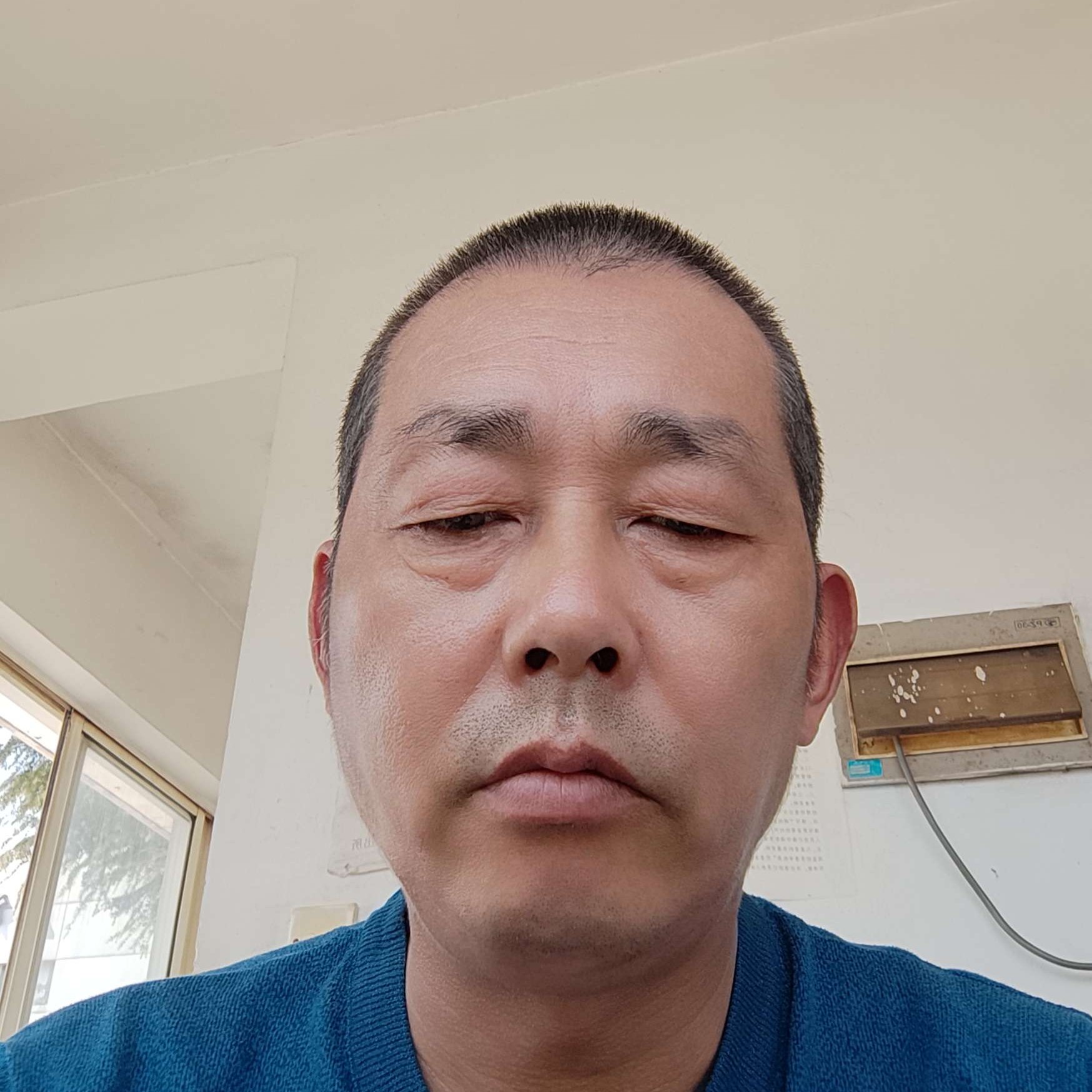 好男人会抱好女人的照片