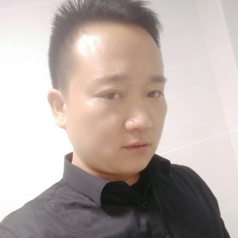 逆光〆奔跑的照片