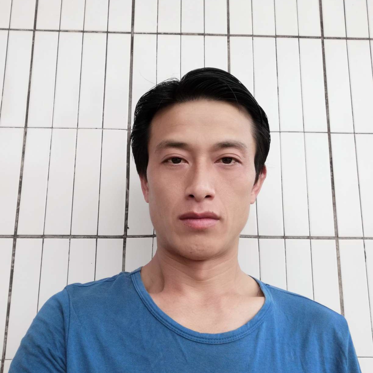 小甜瓜等待轻松的照片