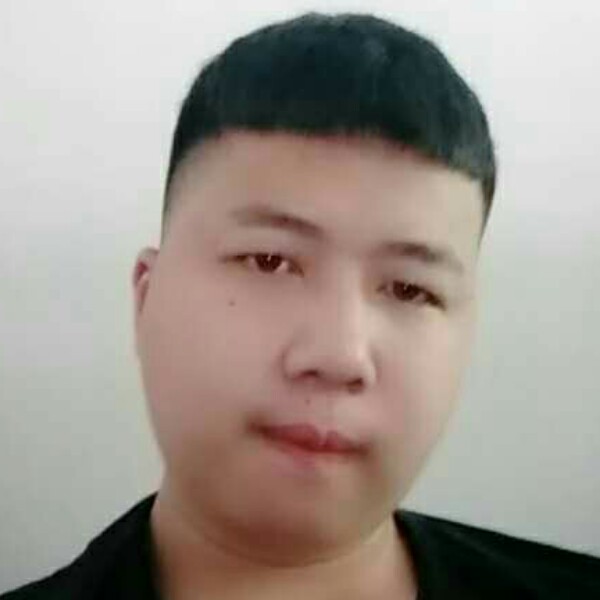 坚定回首裙子的照片