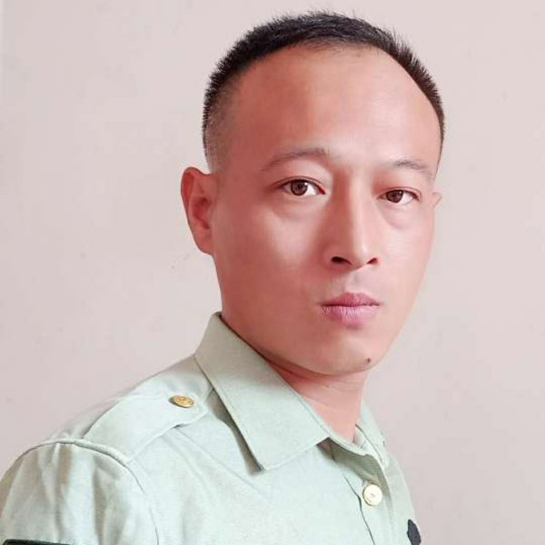 慈悲无奈的泪水的照片