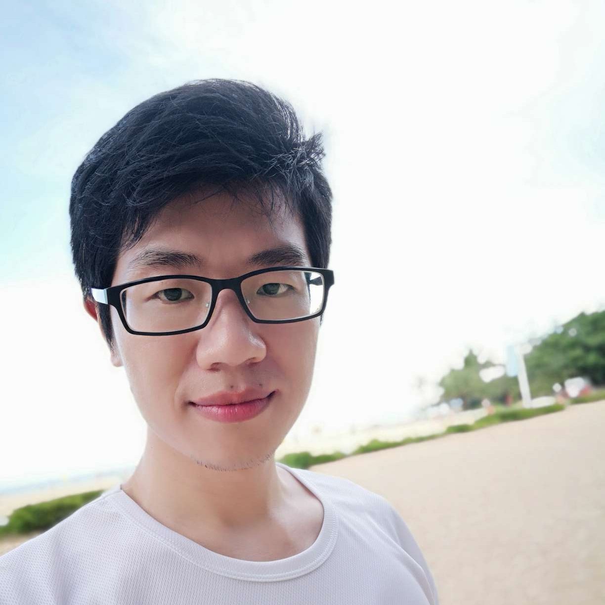 铃铛挽手美满的照片