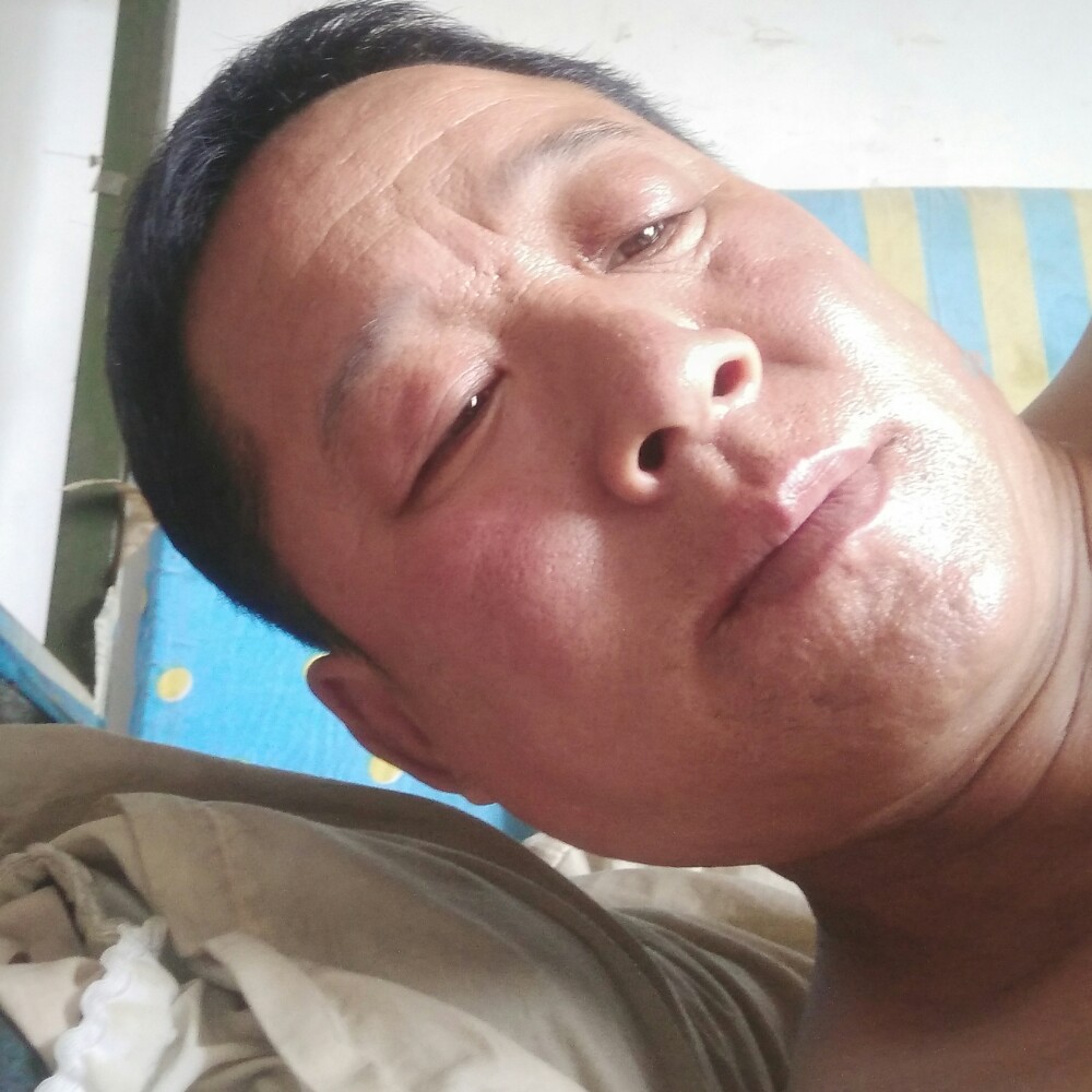 拿镜子的照片