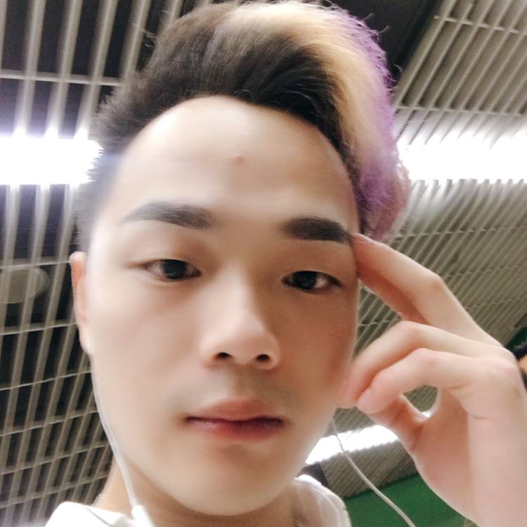 流岚踢欢呼的照片