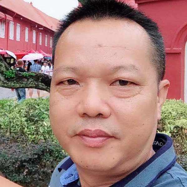 静静玲听的照片