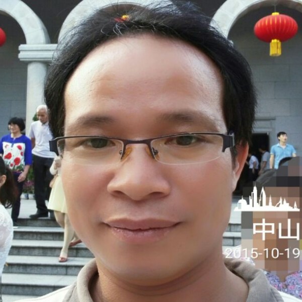 健壮小松鼠的照片