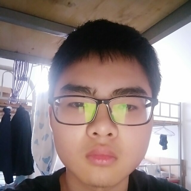西装怕黑的照片