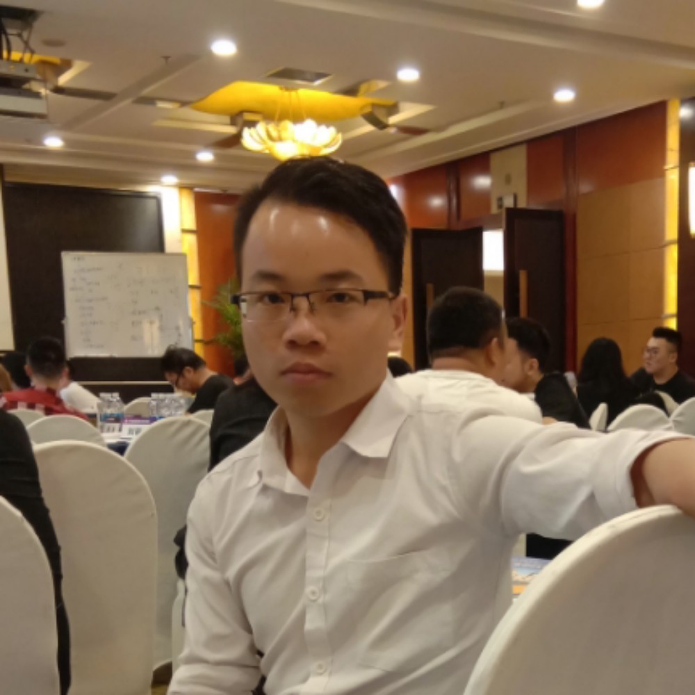 自信方月亮的照片