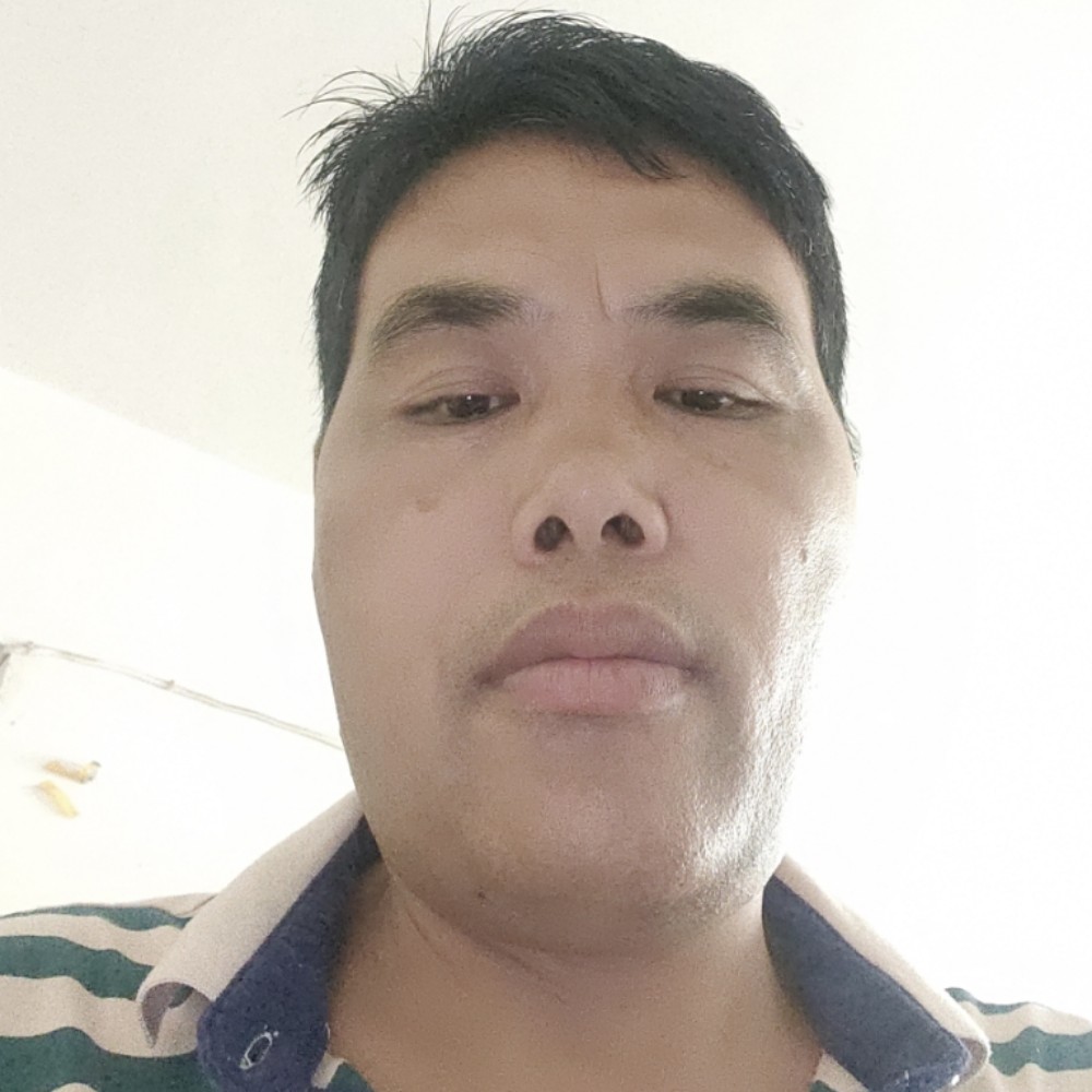 水蜜桃浅吻缥缈的照片