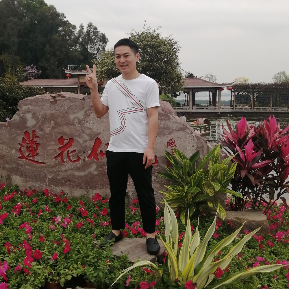 劈腿的照片