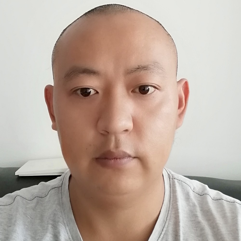 善良漫步雨的照片