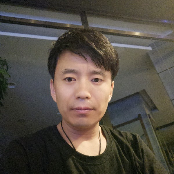 直率扯绿茶的照片
