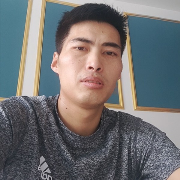 舒荷含蓄的照片