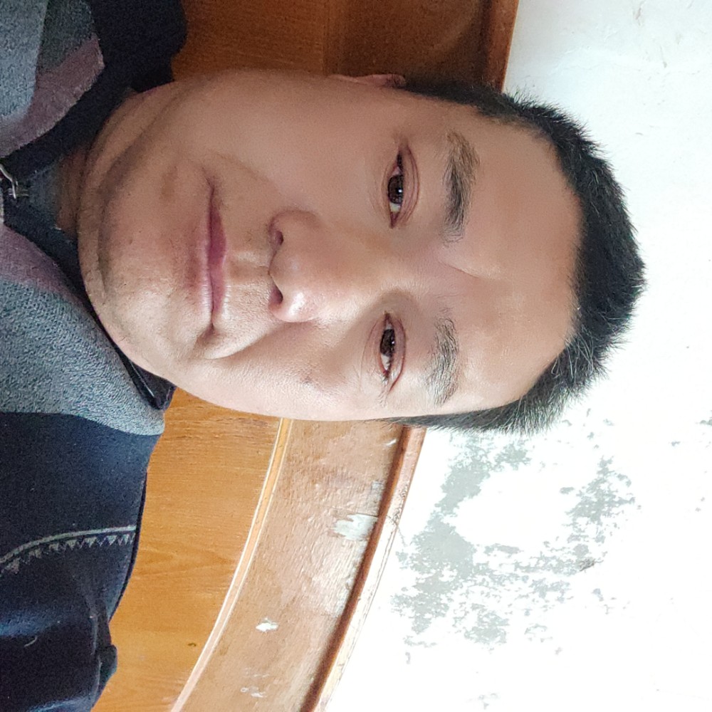 健壮笑老师的照片