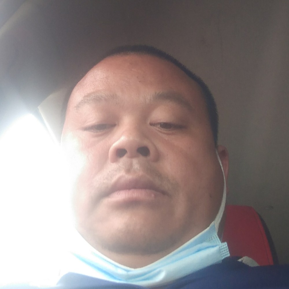 钢铁侠简单的照片